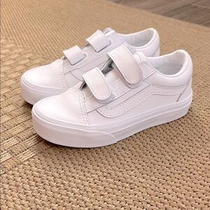 Vans Kids' True White Old Skool V Tumble Sneaker